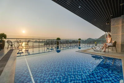 Cat Ba Paradise Hotel - Sirocco Sky Bar & Massage – Fotos 2