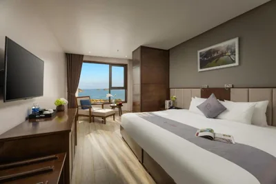 Habitación doble Deluxe con vista al mar — Cat Ba Paradise Hotel - Sirocco Sky Bar & Massage
